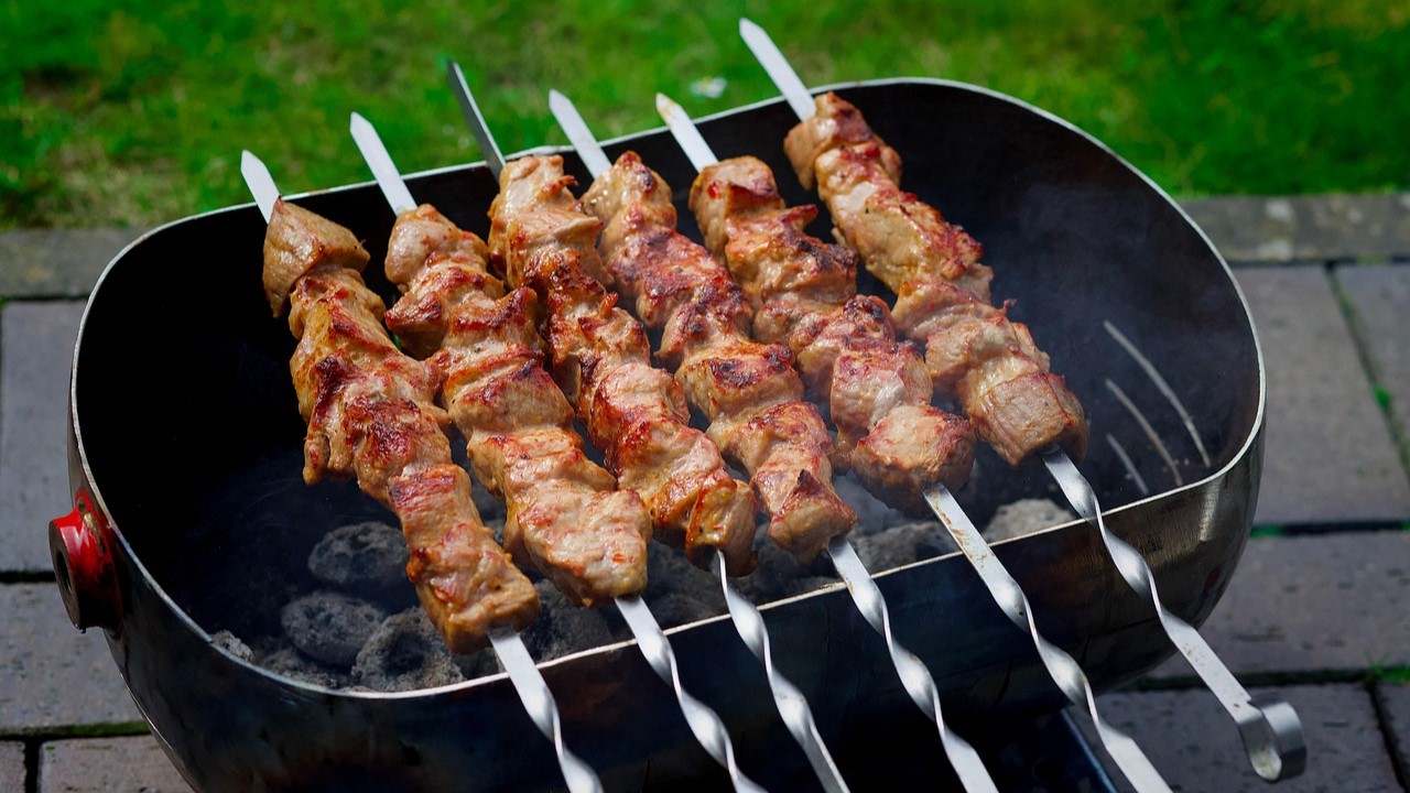 Вроцлав по - русски,гриль Вроцлав, где можно жарить мясо, гриль в парке Вроцлав, зоны для барбекю Вроцлав, мангал Вроцлав, пикник Вроцлав, огонь в лесу Польша, гриль возле Вроцлава, кемпинг с мангалом, разрешённые места для гриля Вроцлав
